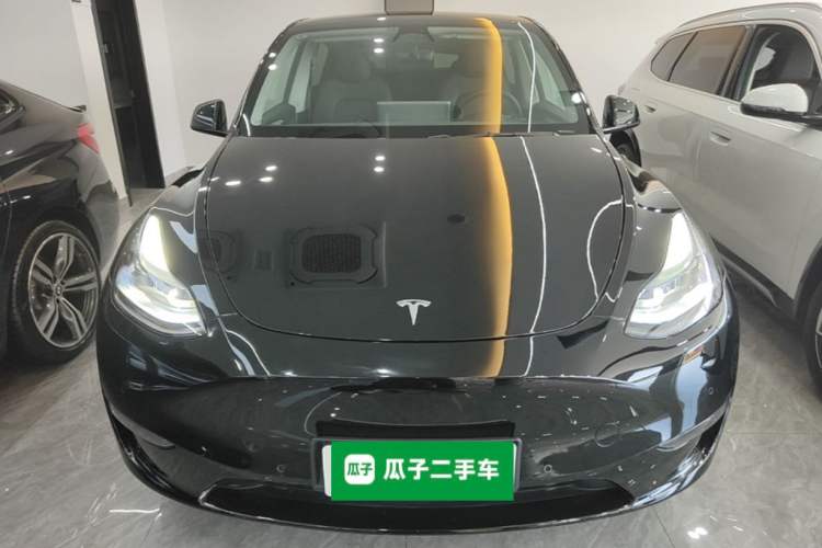 Used Tesla Model Y 2023 Long-Range All-Wheel-Drive Version Front