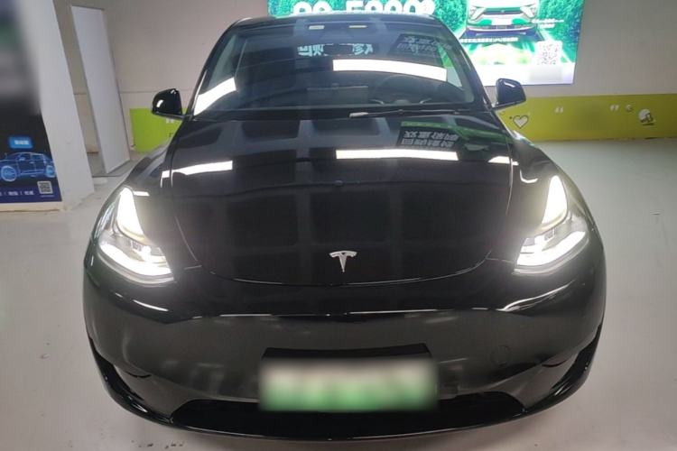 Used Tesla Model Y 2023 Rear-Wheel-Drive Version Front