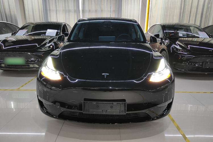 Used Tesla Model Y 2023 Long-Range All-Wheel-Drive Version Front