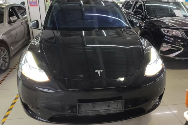 Used Tesla Model Y 2023 Rear-Wheel-Drive Version Front
