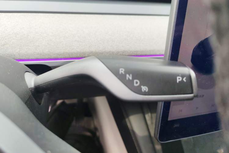 Used Tesla Model Y 2023 Long-Range All-Wheel-Drive Version Gear Lever