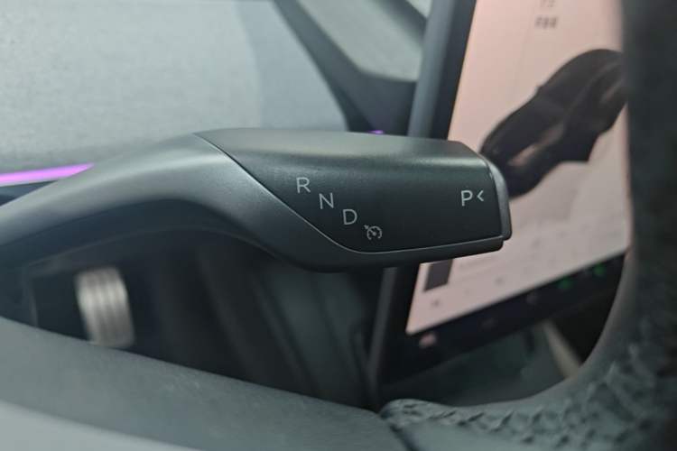 Used Tesla Model Y 2023 High-Performance All-Wheel-Drive Version Gear Lever