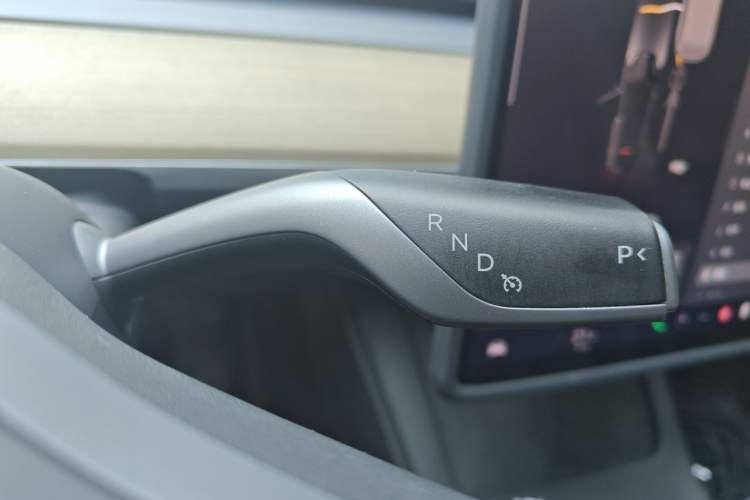 Used Tesla Model Y 2023 Long-Range All-Wheel-Drive Version Gear Lever