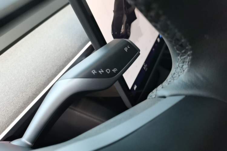 Used Tesla Model Y 2023 Long-Range All-Wheel-Drive Version Gear Lever