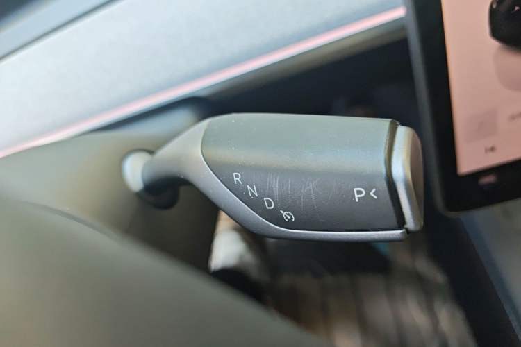 Used Tesla Model Y 2023 Long-Range All-Wheel-Drive Version Gear Lever