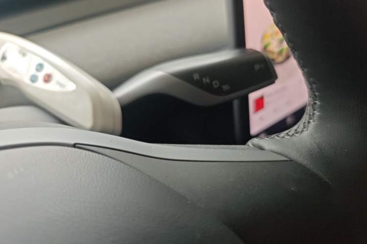 Used Tesla Model Y 2023 Long-Range All-Wheel-Drive Version Gear Lever