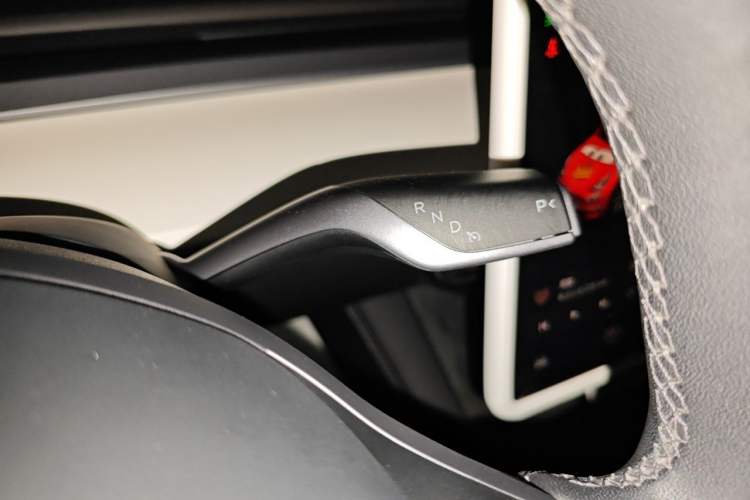 Used Tesla Model Y 2023 Long-Range All-Wheel-Drive Version Gear Lever