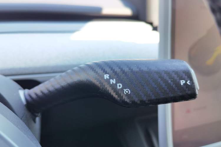Used Tesla Model Y 2023 Long-Range All-Wheel-Drive Version Gear Lever