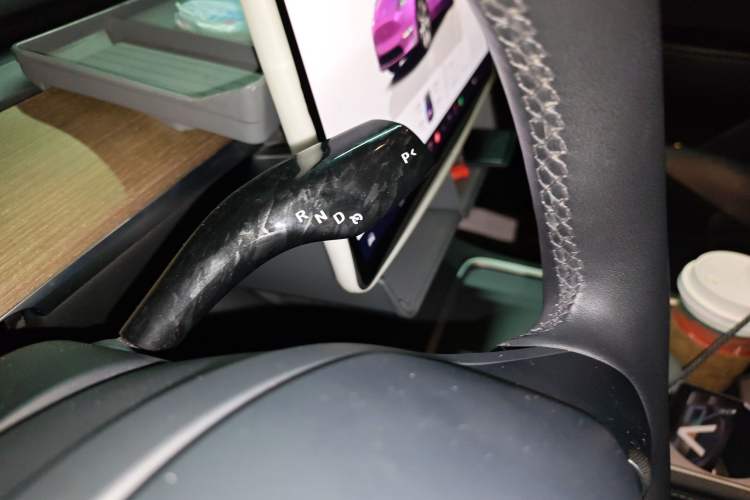 Used Tesla Model Y 2023 Long-Range All-Wheel-Drive Version Gear Lever