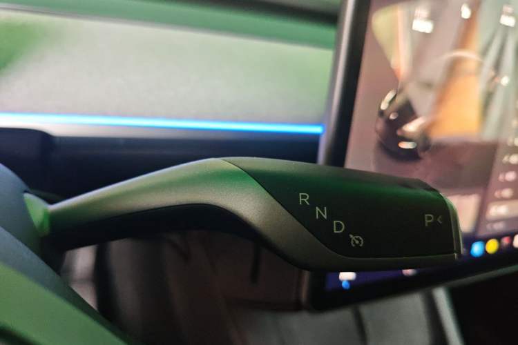 Used Tesla Model Y 2023 Long-Range All-Wheel-Drive Version Gear Lever