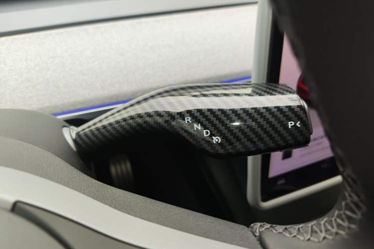 Used Tesla Model Y 2023 High-Performance All-Wheel-Drive Version Gear Lever