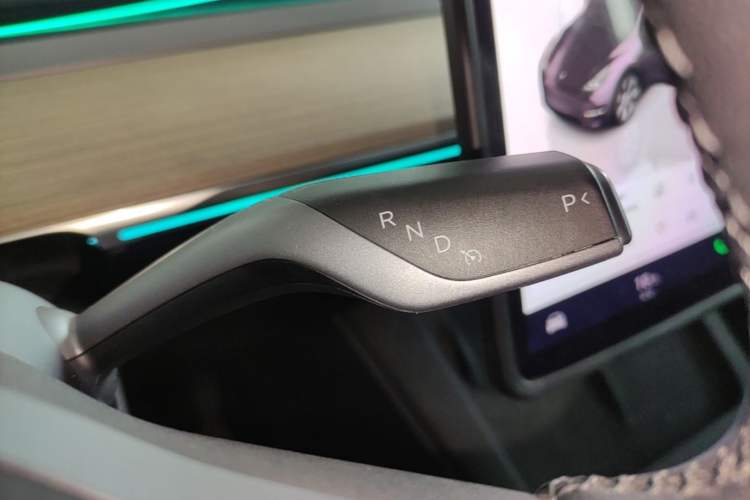 Used Tesla Model Y 2023 Long-Range All-Wheel-Drive Version Gear Lever