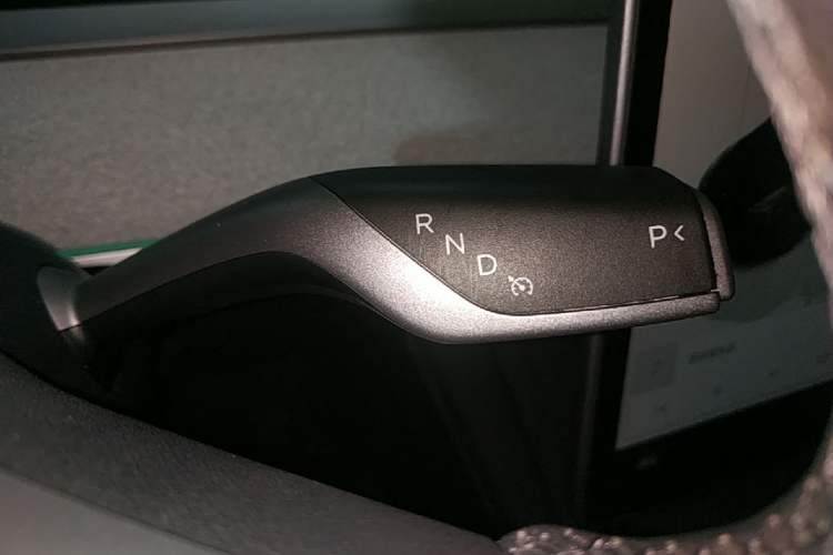 Used Tesla Model Y 2023 Long-Range All-Wheel-Drive Version Gear Lever