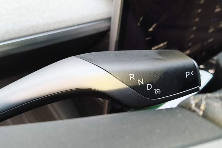 Used Tesla Model Y 2023 Long-Range All-Wheel-Drive Version Gear Lever