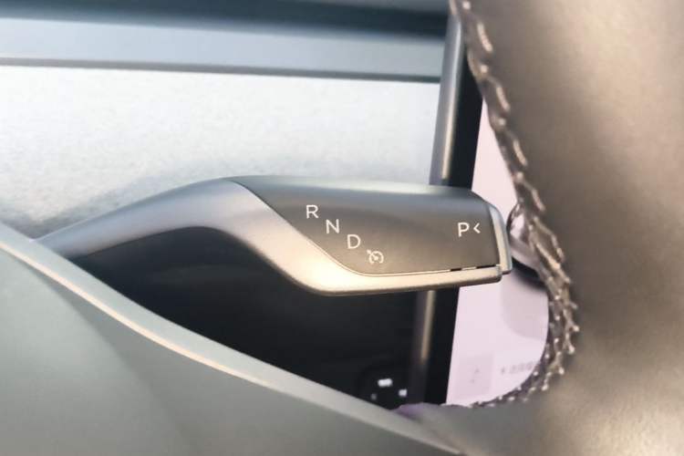 Used Tesla Model Y 2023 Long-Range All-Wheel-Drive Version Gear Lever