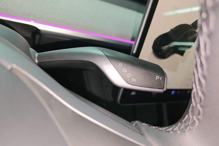 Used Tesla Model Y 2023 Long-Range All-Wheel-Drive Version Gear Lever