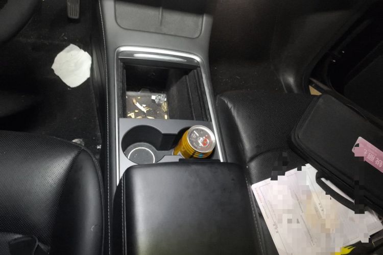 Used Tesla Model Y 2023 Long-Range All-Wheel-Drive Version Gear Lever