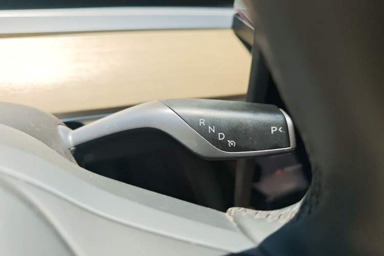 Used Tesla Model Y 2023 Long-Range All-Wheel-Drive Version Gear Lever