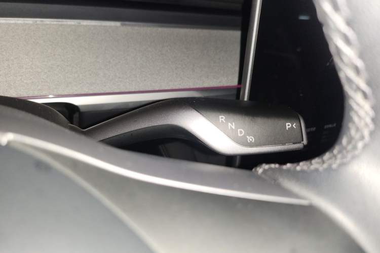 Used Tesla Model Y 2023 Long-Range All-Wheel-Drive Version Gear Lever