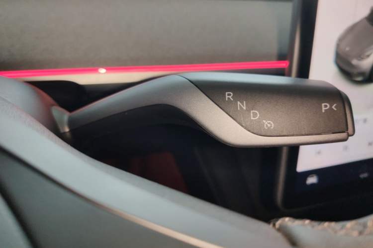 Used Tesla Model Y 2023 Long-Range All-Wheel-Drive Version Gear Lever