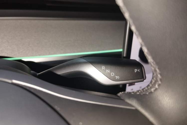 Used Tesla Model Y 2023 Rear-Wheel-Drive Version Gear Lever