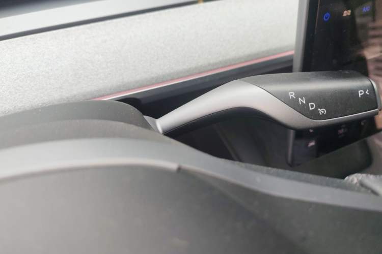 Used Tesla Model Y 2023 Long-Range All-Wheel-Drive Version Gear Lever