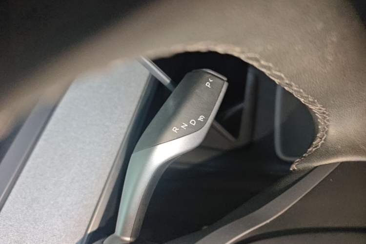 Used Tesla Model Y 2023 Rear-Wheel-Drive Version Gear Lever