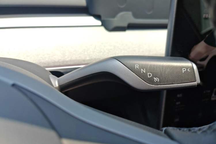 Used Tesla Model Y 2023 Long-Range All-Wheel-Drive Version Gear Lever