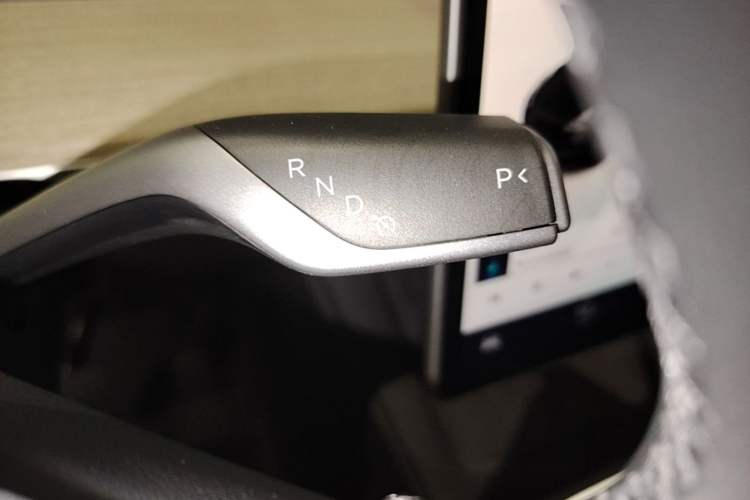 Used Tesla Model Y 2023 Long-Range All-Wheel-Drive Version Gear Lever
