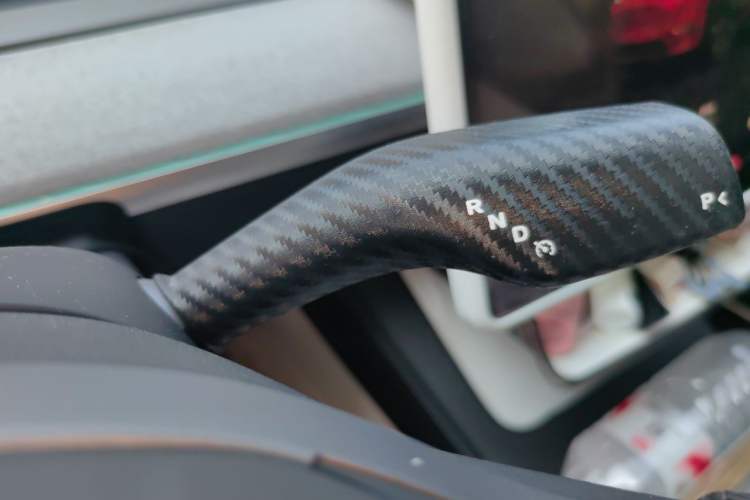 Used Tesla Model Y 2023 Long-Range All-Wheel-Drive Version Gear Lever
