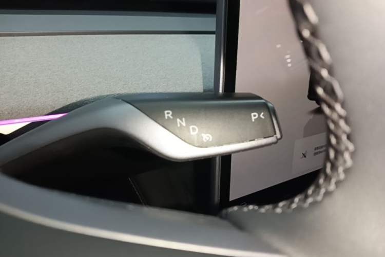Used Tesla Model Y 2023 Rear-Wheel-Drive Version Gear Lever