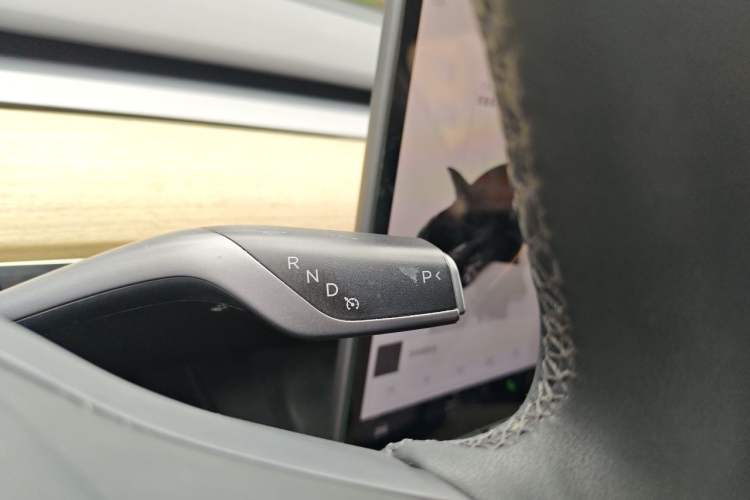 Used Tesla Model Y 2023 Rear-Wheel-Drive Version Gear Lever