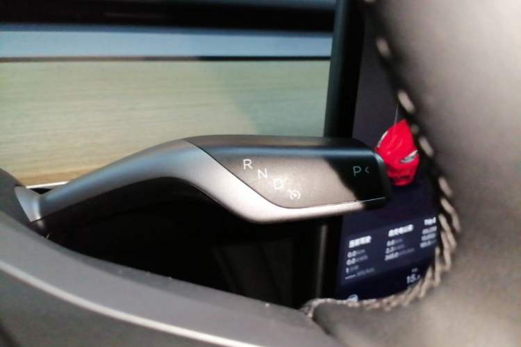 Used Tesla Model Y 2023 Long-Range All-Wheel-Drive Version Gear Lever