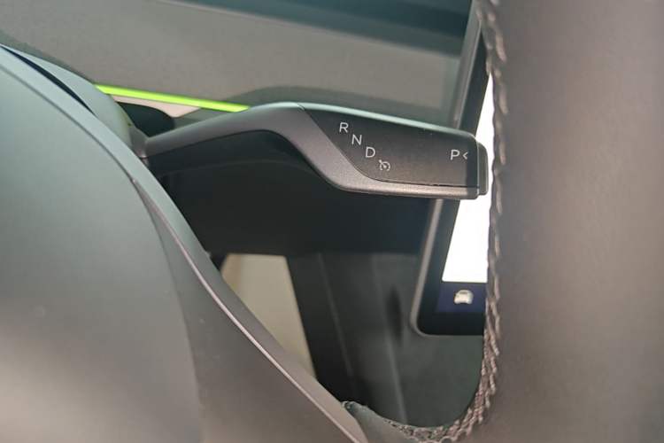 Used Tesla Model Y 2023 Long-Range All-Wheel-Drive Version Gear Lever