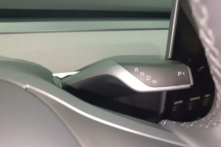 Used Tesla Model Y 2023 Long-Range All-Wheel-Drive Version Gear Lever