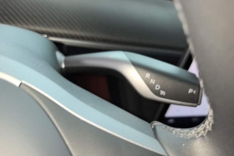 Used Tesla Model Y 2023 Long-Range All-Wheel-Drive Version Gear Lever