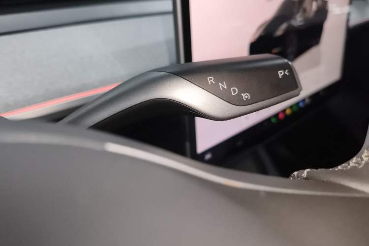 Used Tesla Model Y 2023 Long-Range All-Wheel-Drive Version Gear Lever