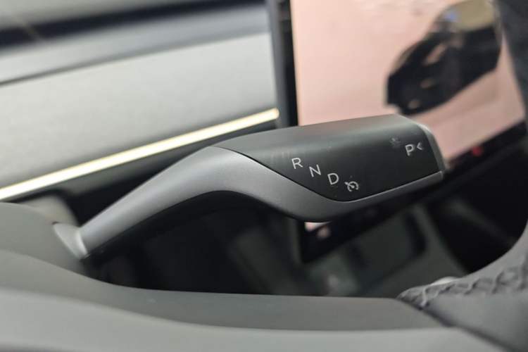 Used Tesla Model Y 2023 Long-Range All-Wheel-Drive Version Gear Lever