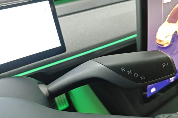 Used Tesla Model Y 2023 High-Performance All-Wheel-Drive Version Gear Lever