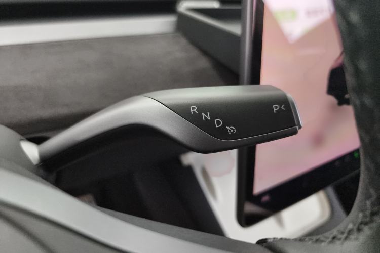 Used Tesla Model Y 2023 High-Performance All-Wheel-Drive Version Gear Lever