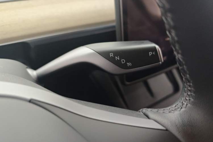 Used Tesla Model Y 2023 Long-Range All-Wheel-Drive Version Gear Lever