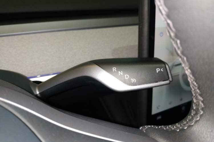 Used Tesla Model Y 2023 Long-Range All-Wheel-Drive Version Gear Lever