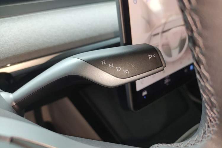 Used Tesla Model Y 2023 Long-Range All-Wheel-Drive Version Gear Lever