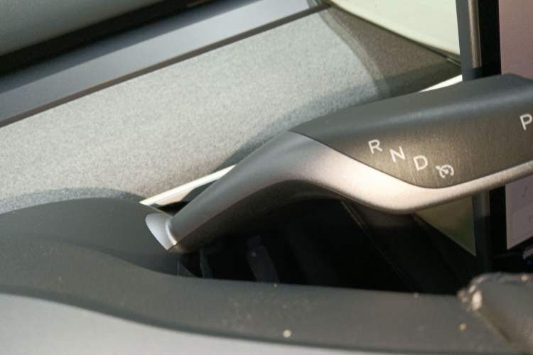 Used Tesla Model Y 2023 Long-Range All-Wheel-Drive Version Gear Lever
