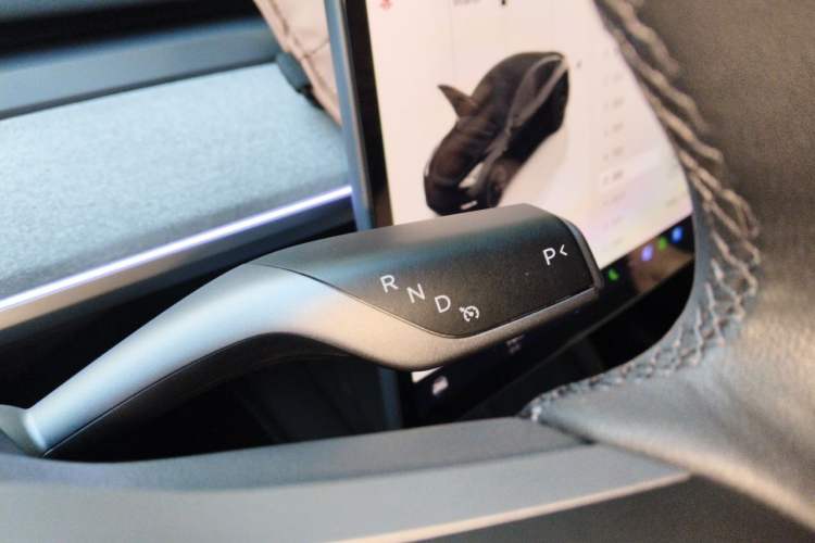 Used Tesla Model Y 2023 Long-Range All-Wheel-Drive Version Gear Lever