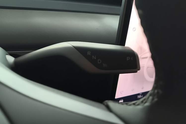 Used Tesla Model Y 2023 Long-Range All-Wheel-Drive Version Gear Lever