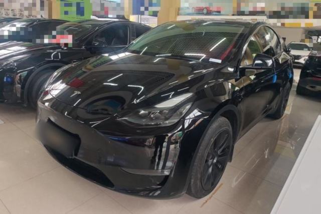 Used Tesla Model Y 2023 Long-Range All-Wheel-Drive Version