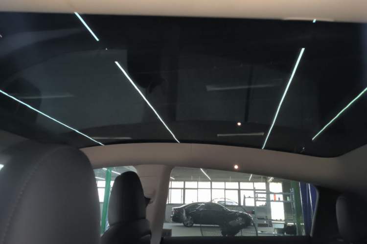 Used Tesla Model Y 2023 Rear-Wheel-Drive Version Headliner
