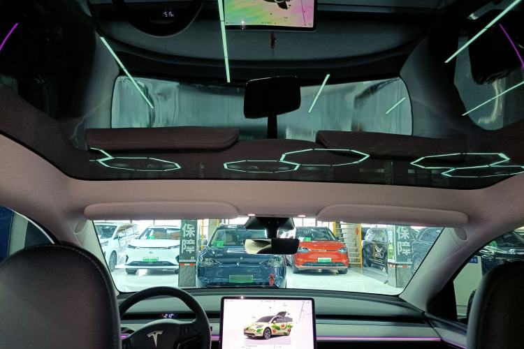 Used Tesla Model Y 2023 Rear-Wheel-Drive Version Headliner
