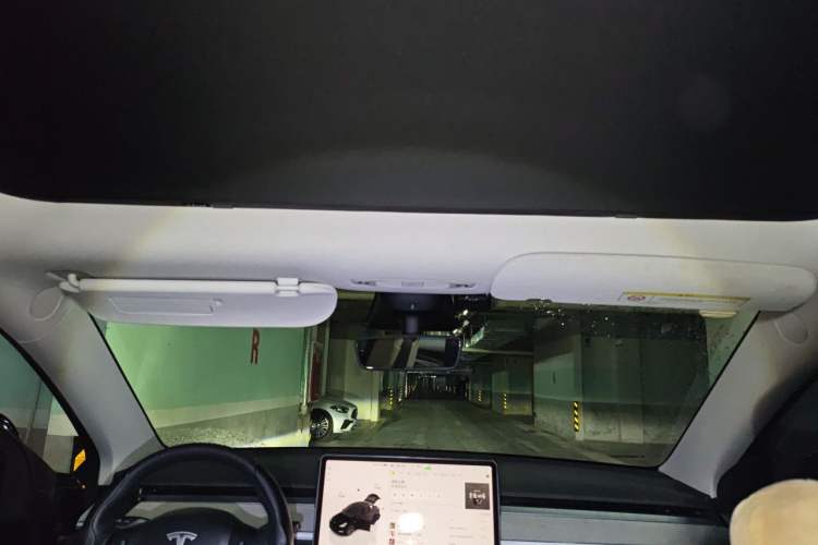 Used Tesla Model Y 2023 Rear-Wheel-Drive Version Headliner